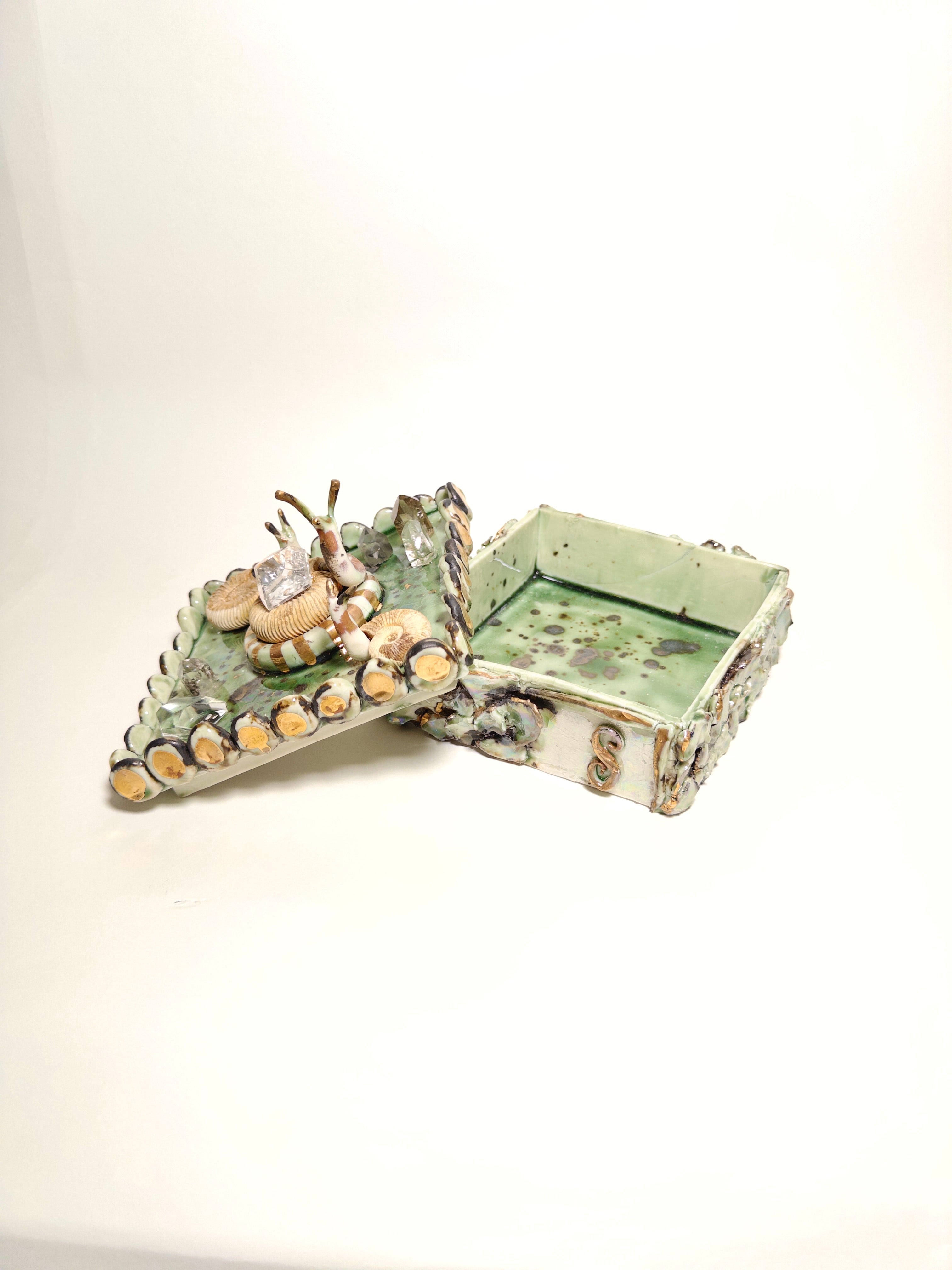 Snail Box